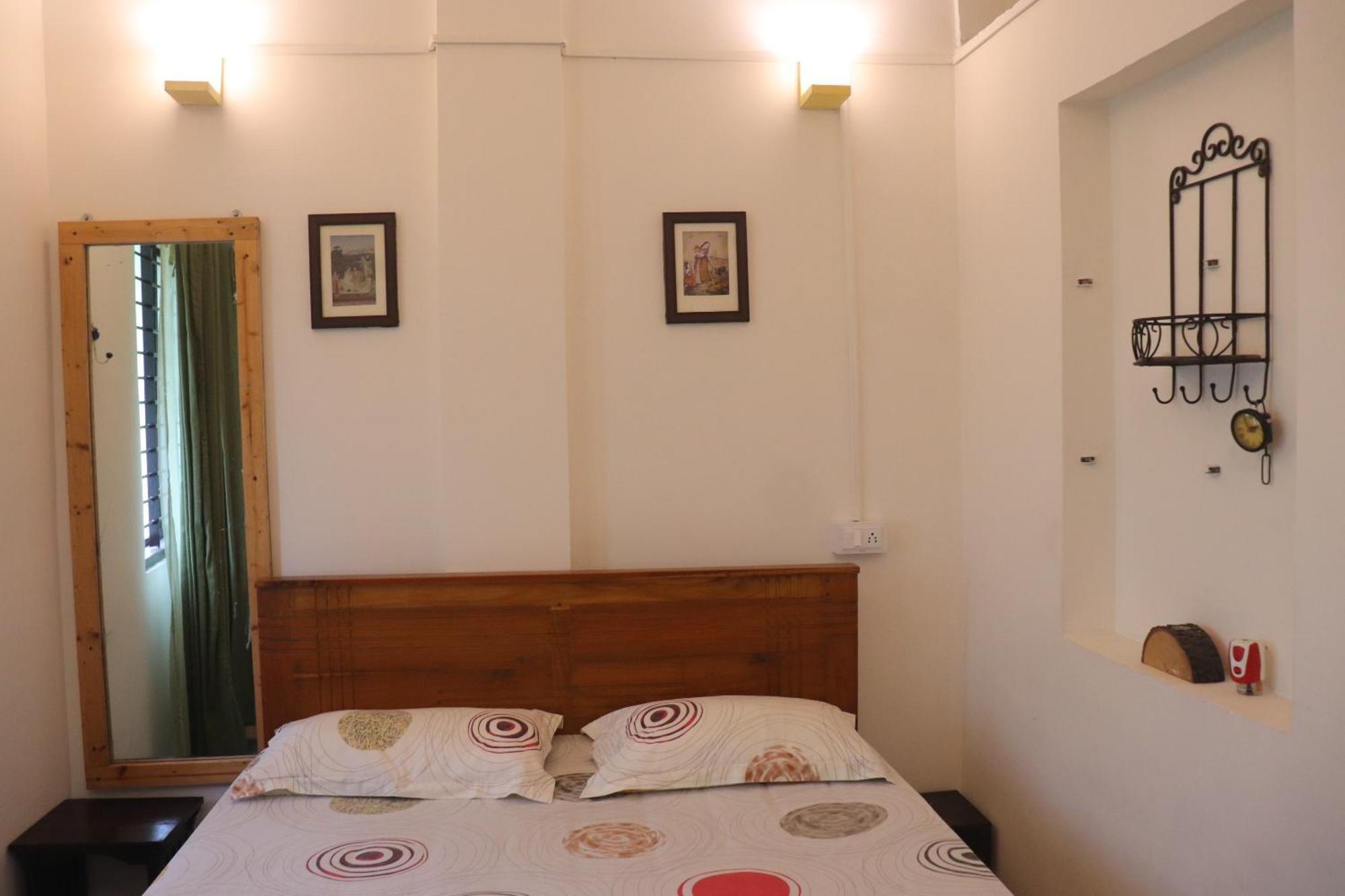 Tiny House For Couple Apartment Madikeri Room photo